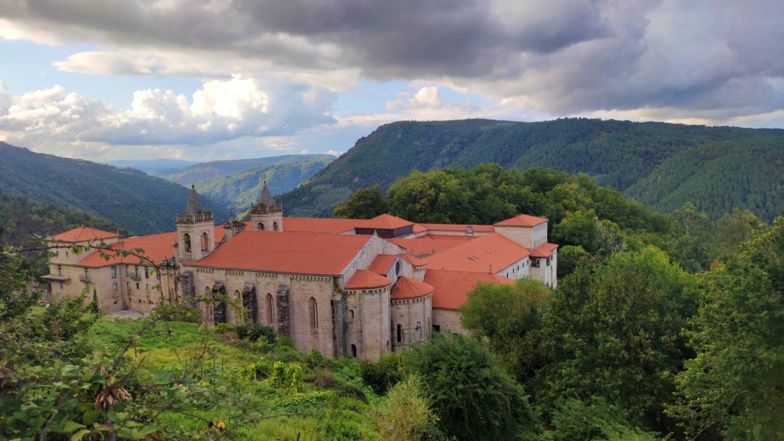 Monasterio De Santo Estevo Y El Misterio De Los Anillos El Magazine