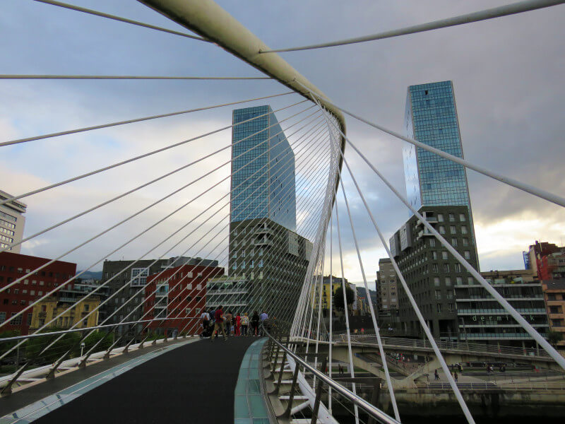 Puente de Zubizuri Bilbao