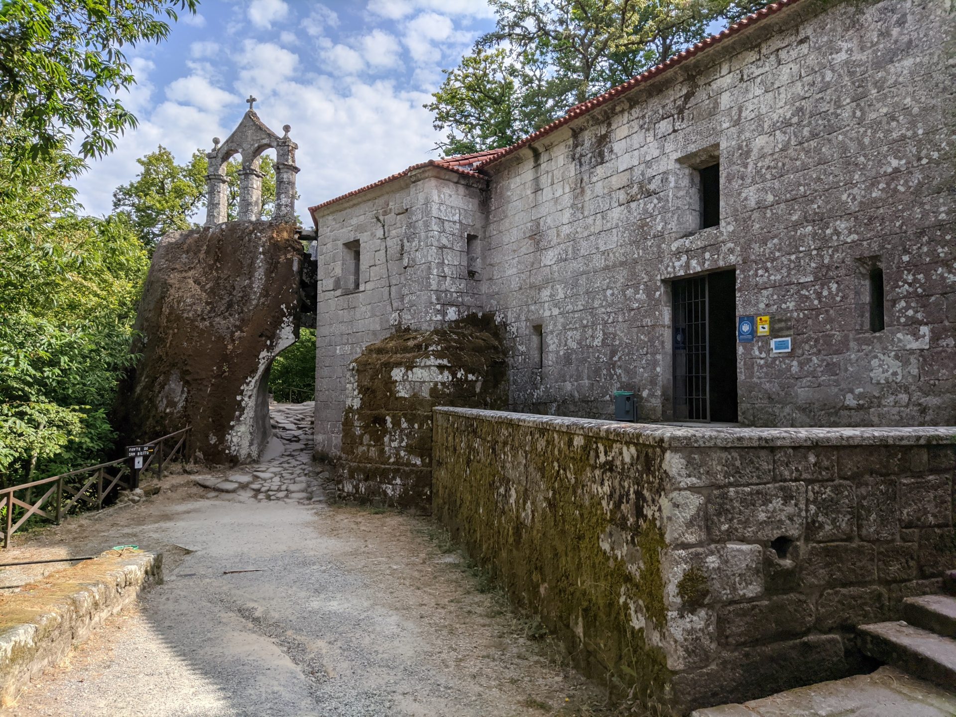 Monasterio de San Pedro Rocas