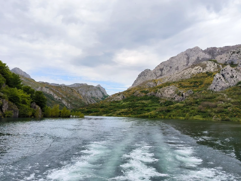 Barco en Riaño