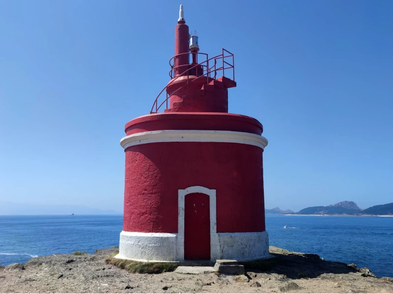 Faro de Punta Robaleira Costa da Vela